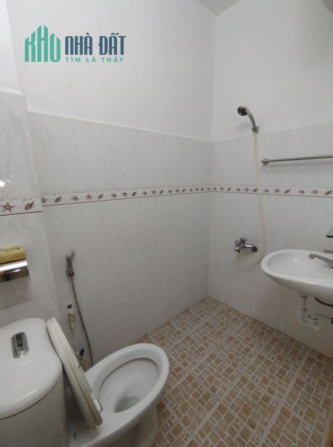 Bán nhà giá rẻ bất ngờ, Đoàn Văn Bơ Phường 16 Quận 4, 40m2, 3 tầng chỉ 3.35 tỷ.