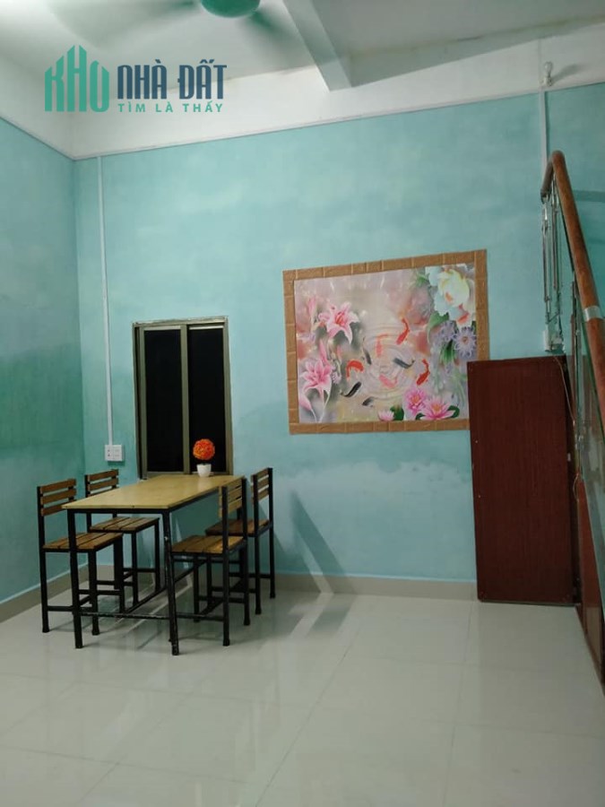 Cần bán gấp nhà lô góc 3 mặt tiền . Nhà hai tầng nằm giữa TT TP