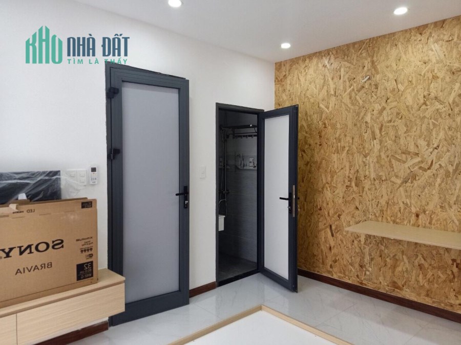 4.3 tỷ, xe hơi đậu cửa, Lê Hồng Phong Phường 12 Quận 10, 4 tầng, tặng nội thất .