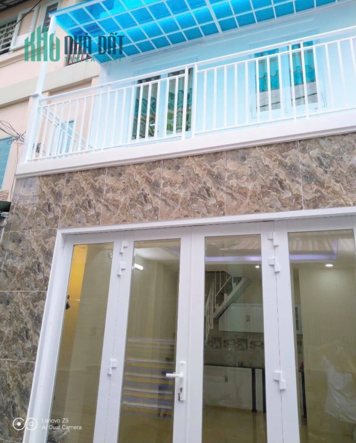 HXH CMT8 Phường 15 Quận 10, 26m2, 3 tầng BTCT giá chỉ 3.6 tỷ.
