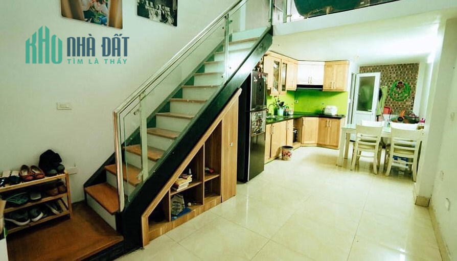 Bán ngôi nhà xinh ngõ 215 Định Công Thượng, Hoàng Mai. DT 38m2*4T; giá 2,65 tỷ