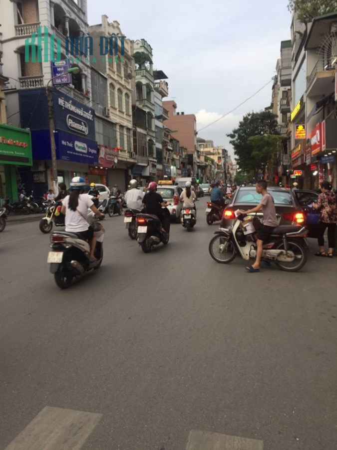 Bán nhà mặt phố Khâm Thiên, Đống Đa, kinh doanh đẳng cấp, 25m2, chỉ 5,5 tỷ