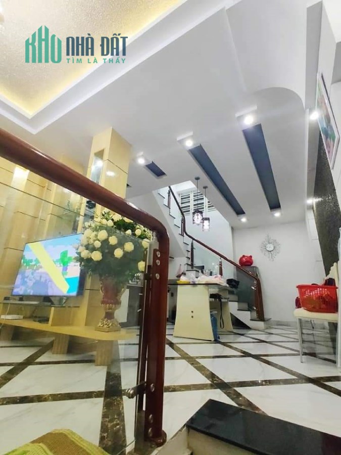 Nhà đẹp Ngọc Thụy, ngõ thoáng, 20m ra phố, 40m2, 4T, 3.65 tỷ