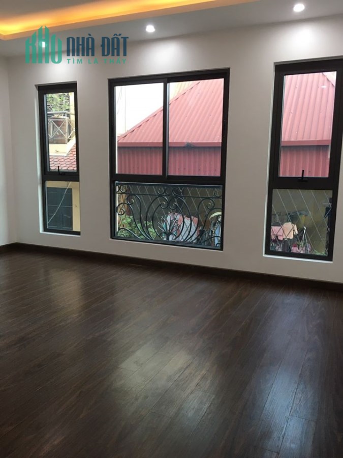 Bán nhà đường vườn hoa Công Viên 1-6, Đống Đa, ga ra ô tô, 53 m2 x 7T, chỉ 14,2 tỷ