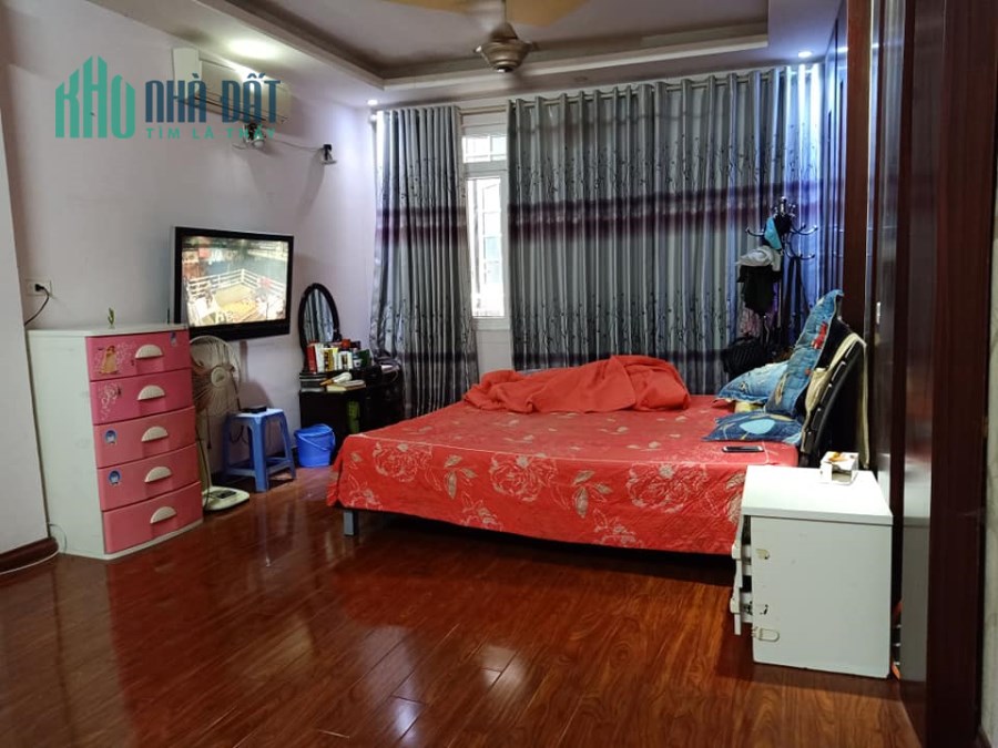 Bán Gấp Nhà Phân Lô Hoàng Văn Thái, 5 Tầng, MT 4m, Giá 4.35 tỷ.