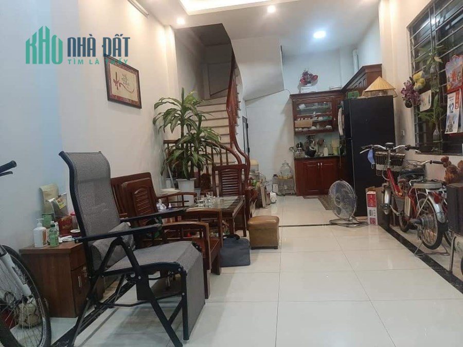 Bán nhà siêu đẹp lô góc, Kim Đồng, Hoàng mai, DT 40m2x5T, 4.1 tỷ.