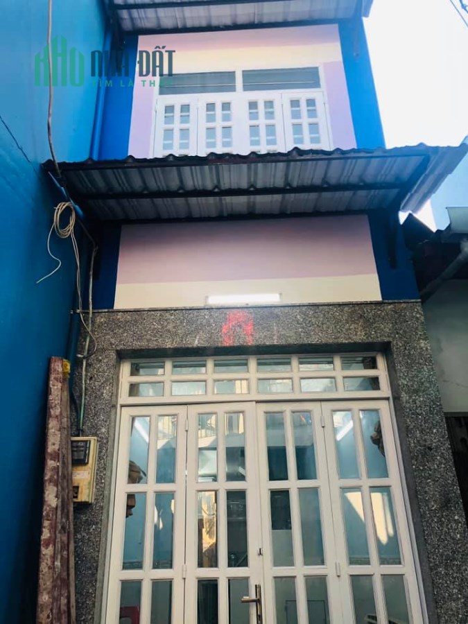 Giá cực rẻ chỉ có nhà bán tại Đoàn Văn Bơ, Phường 16, Quận 4. Nhà đúc 4 tầng giá 2,45 tỉ.