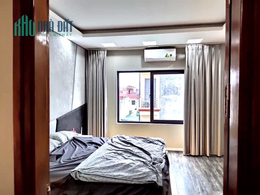 Vị Trí Đẹp Nhất, Gần Phố Nhất, Bán Gấp Nhà Ngõ 460 Khương Đình, 5 Tầng, MT 4.1m, Giá 3.8 tỷ.