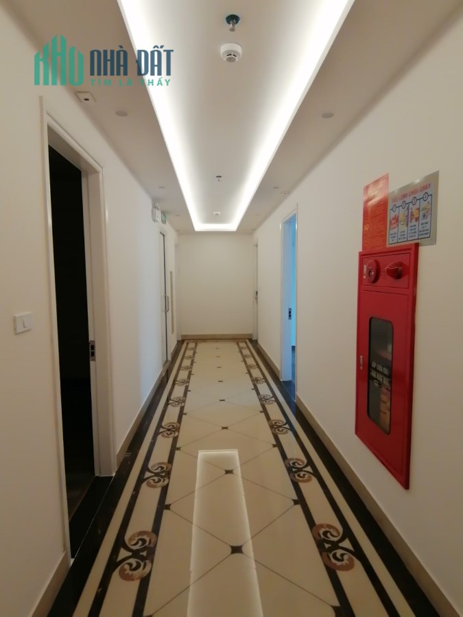 Cho thuê gấp tòa khách sạn 3 sao phố Trung Kính lớn...27 phòng. GIÁ 180Tr/th