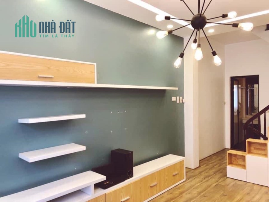 Chỉ 2.5 tỷ có ngay nhà Nguyễn Chính 5 tầng, ngõ nông.