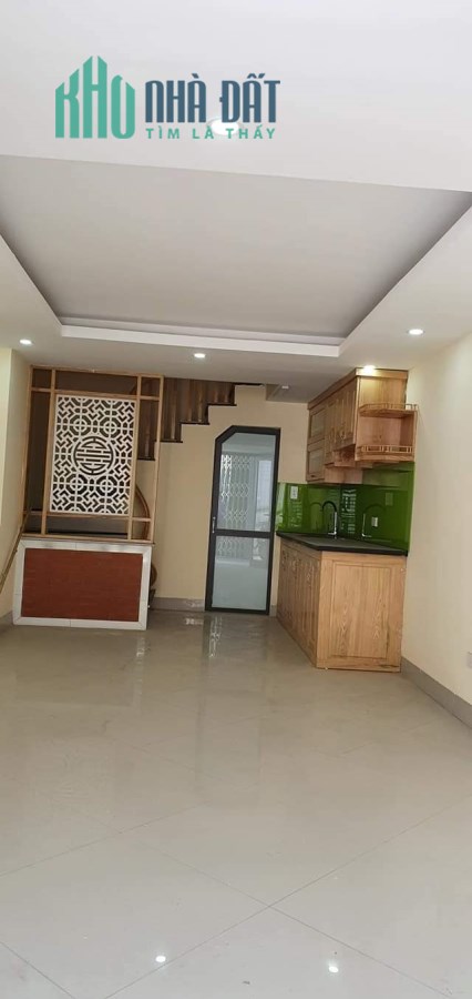 Bán nhà 5 tầng 35m cạnh trường tiểu học Lĩnh Nam, mới đẹp, đi lại dễ chỉ hơn 2 tỷ