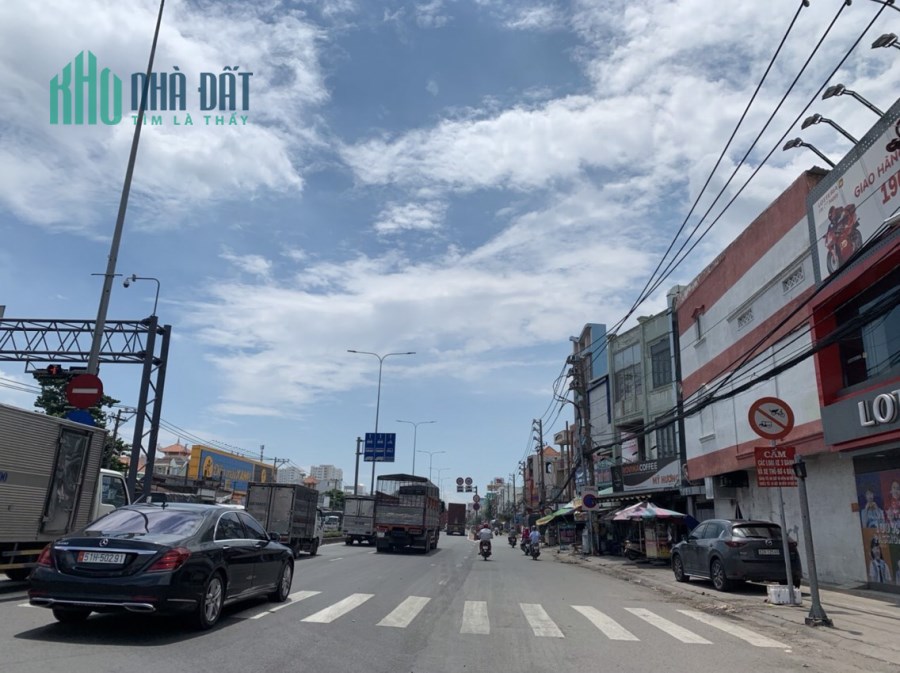 Cần bán gấp tòa nhà mặt tiền Quốc Lộ 22, Trung Chánh, Hóc Môn