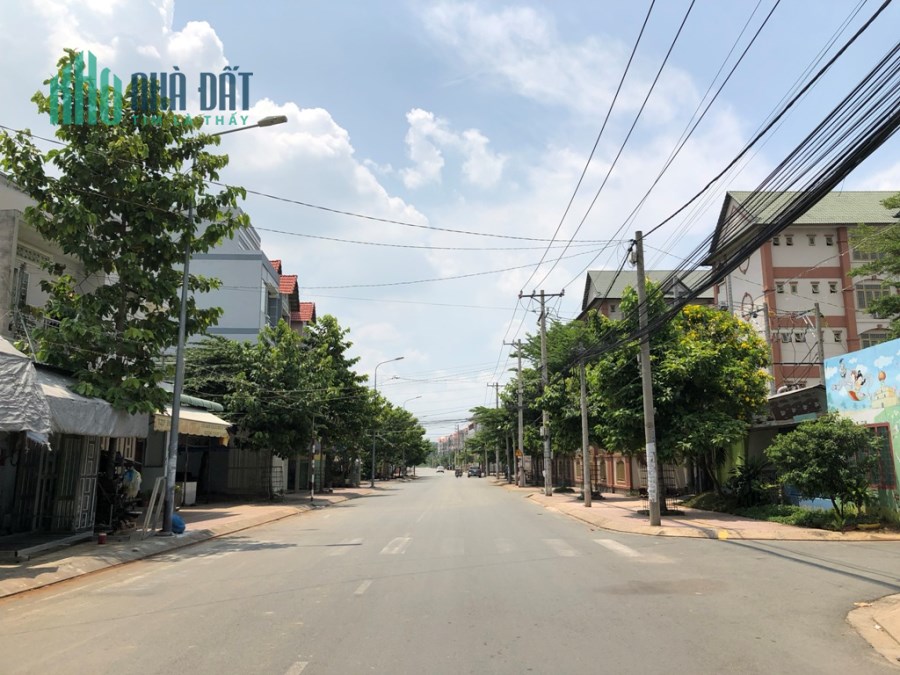 Bán đất Song Ngữ Lạc Hồng, Biên Hòa: 4,5 x 29, giá: 3 tỷ