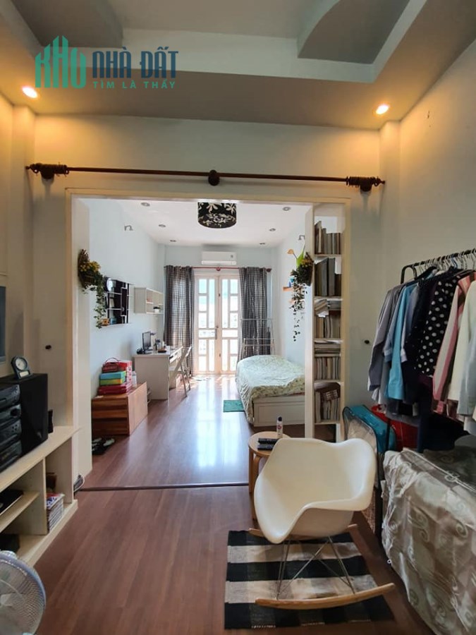 Bán nhà 3 tầng hẻm 337 Lê Văn Sỹ, Tân Bình, 42m2 giá chỉ 4 tỷ 8