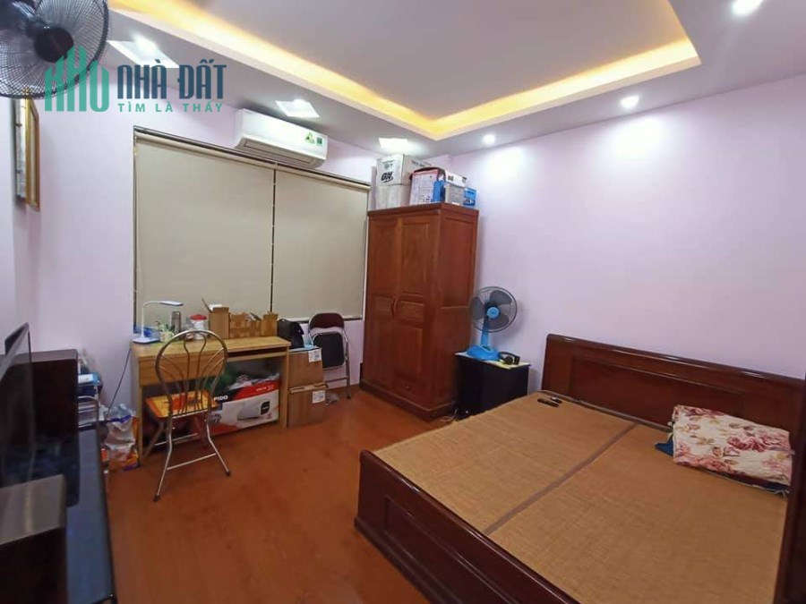 Bán nhà Nguyễn Khánh Toàn Cầu Giấy 40m2 5T Mặt tiền 4m Nhà mới xây 1 năm Gần chợ