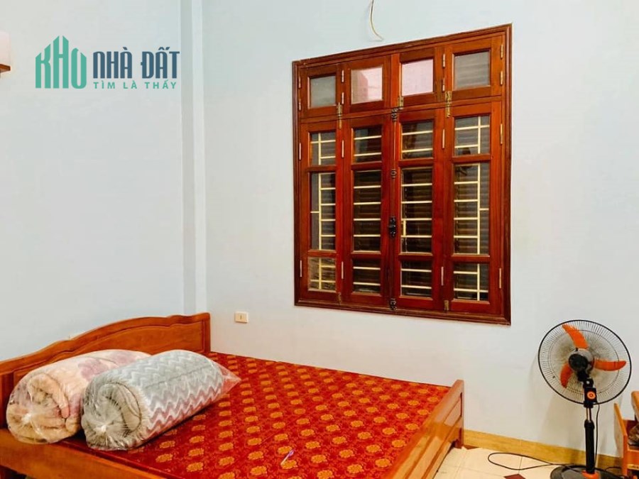 Gia đình tôi cần bán gấp căn nhà phố Nguyễn Sơn, diện tích 41m2, giá thỏa thuận