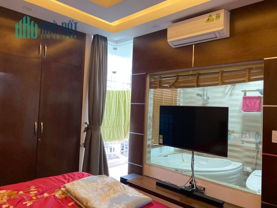 Gia chủ chuyển nhà bán gấp nhà phố Nguyễn Sơn, 40m2, 5 tầng, MT4,9m, nhỉnh 4 tỷ