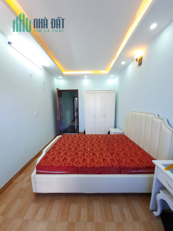 Chưa đến 4 tỉ nhà đẹp 43 m2, 1 phút ra phố Hoàng Ngân, Thanh Xuân
