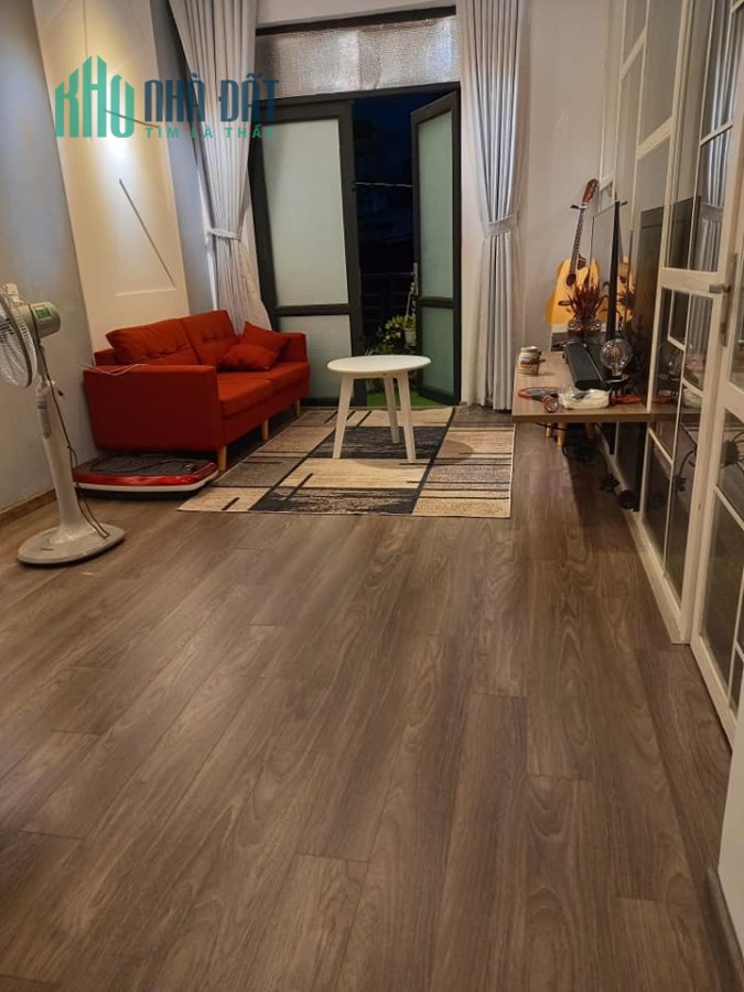 Bán nhà HXH Vườn Chuối, HXH, giá chỉ 5 tỉ 9, dt 4 x 8m nở hậu