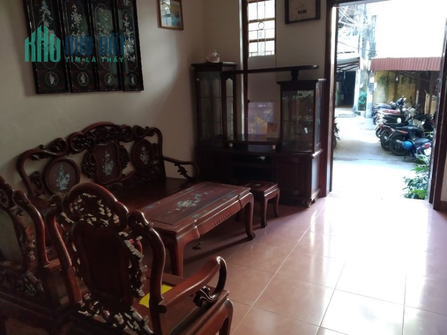 Bán nhà Núi Trúc,ô tô đỗ cửa,gần trường học,30m,5 tầng,giá 4,15 tỷ.Lh:0989126619.