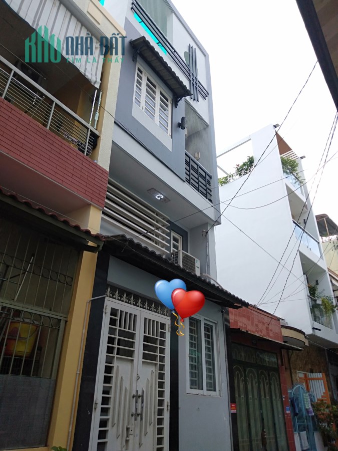 Nhà ôtô đổ cửa Sư Vạn Hạnh Q10, 3 tầng BTCT giá chỉ 5 tỷ.