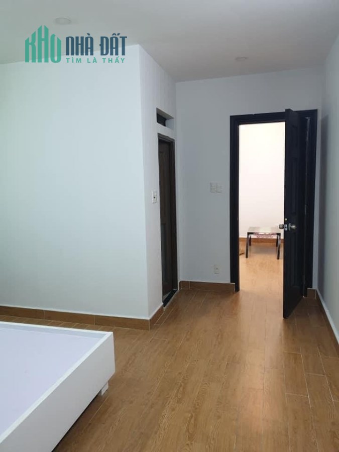 Quận 10 - Bán nhà 4.3 tỷ HXH Cách Mạng Tháng 8, P.13, Quận 10, 3 lầu đúc, như cung điện .