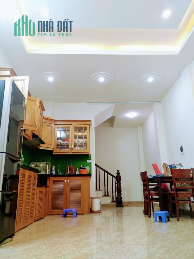Nhà 30m2 gần Phạm Văn Đồng, Cầu Giấy, gần đại học giá 3.5 tỷ