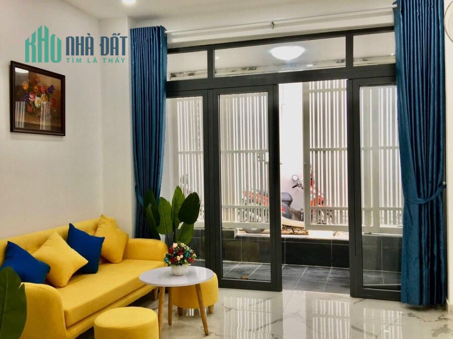 Cần bán nhà đường CMT8, P.15, Quận 10, 63m2, chỉ 8tỷ8.