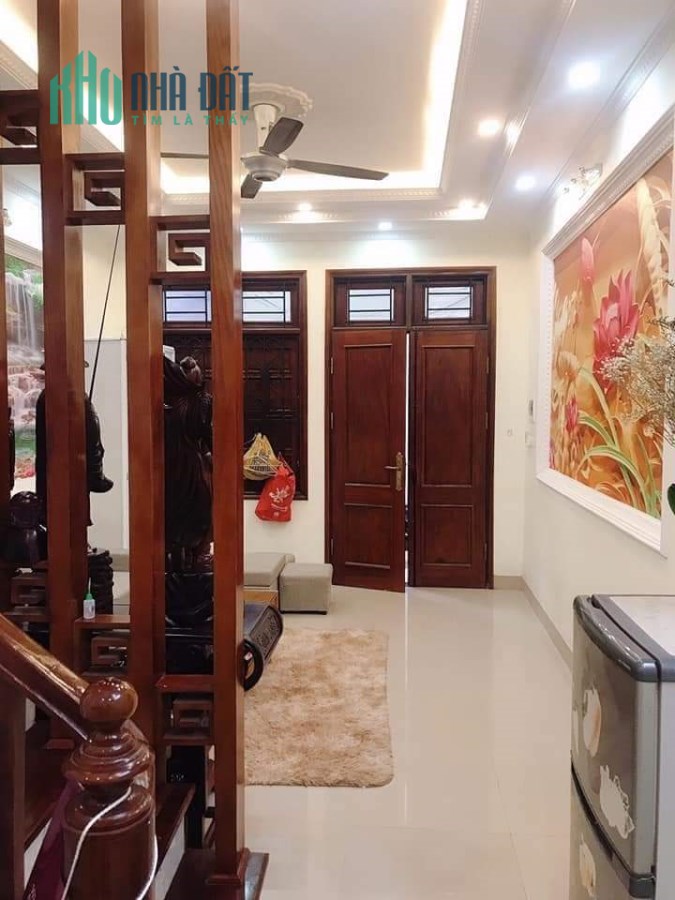 Bán cực phẩm đường Bát Khối, ô tô cách 20m, 35m2, 5T, MT 5m, 2.62 tỷ