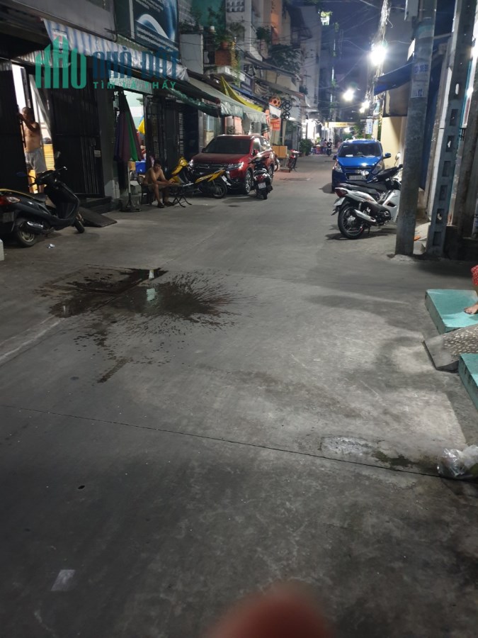 Bán nhà MT hẻm 2 xe hơi đua, đường 3/2, 26m2, 3 tầng, Q.10. Giá 5,7 tỷ.