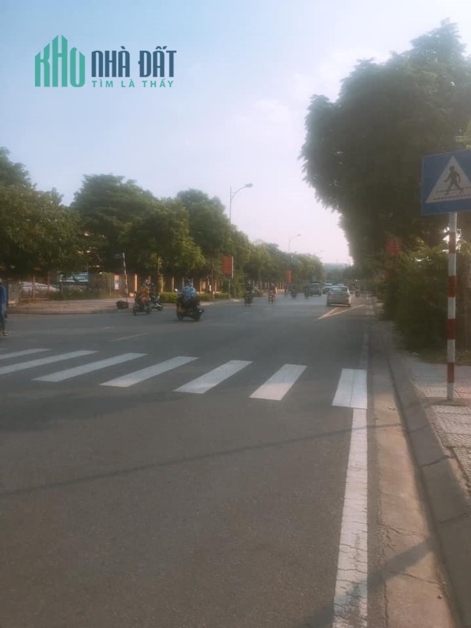 Bán đất mặt phố Lâm Du,60m,mt6m,giá nhỉnh 7 tỷ.Lh:0989126619.