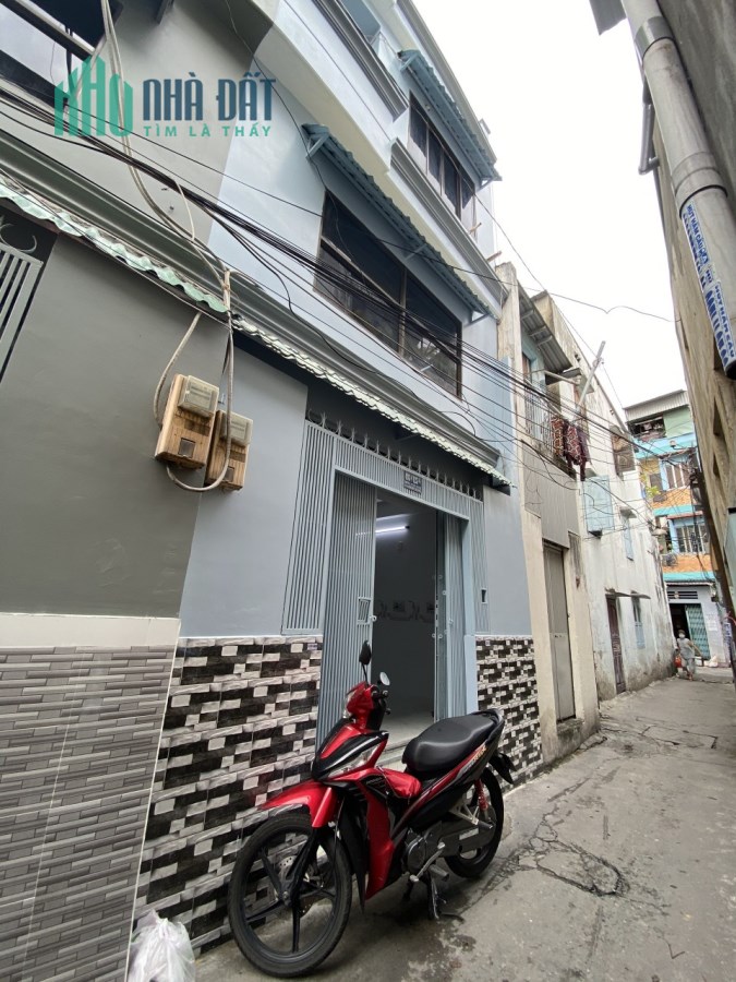Bán gấp nhà hẻm Cách Mạng Tháng 8, Quận 10, Giá chỉ 2ty8, còn thương lượng
