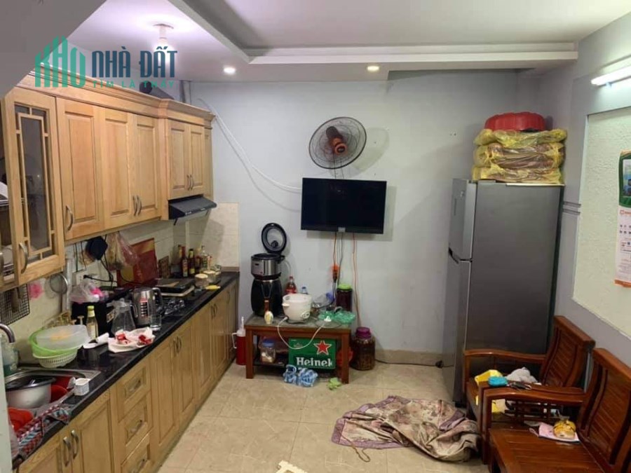BÁN GẤP NHÀ  Nguyễn Khang, 38mx5T, GIÁ 3,7 TỶ.