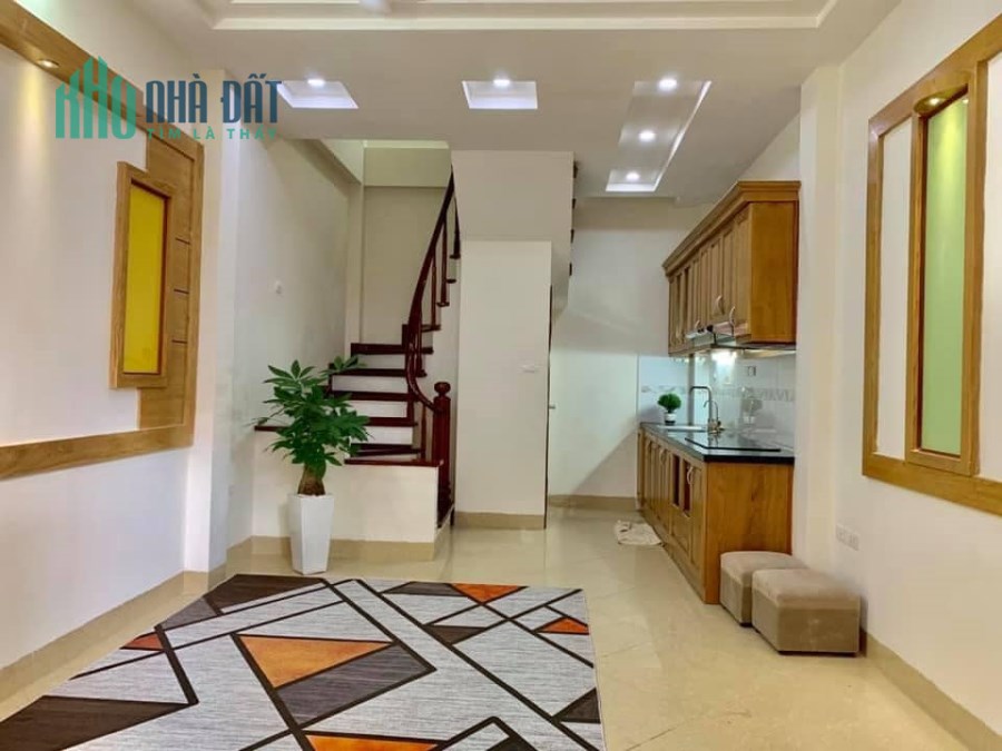 Nhà đẹp Lĩnh Nam, hoàng mai, ngõ nông, 34m2, 2.3 tỷ .