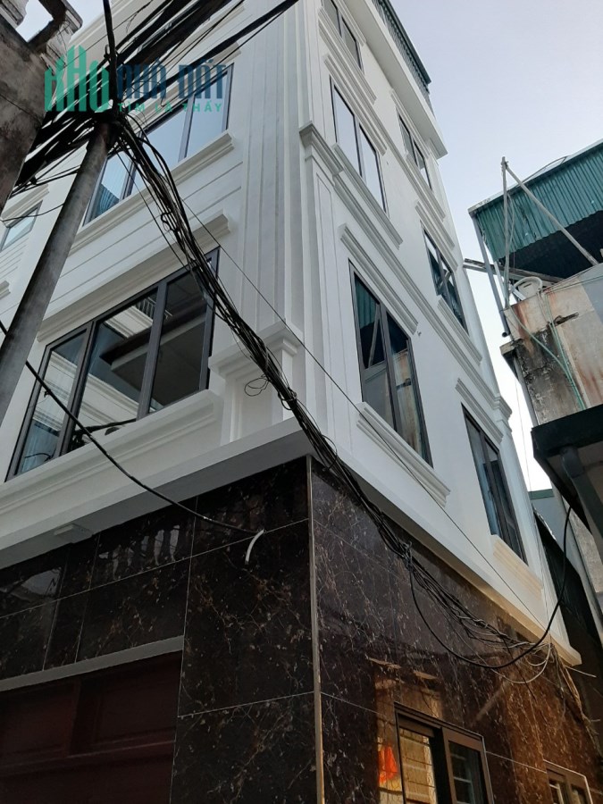 Bán nhà phố Nguyễn Sơn 5 tầng, ngõ thông ô tô, 2 mặt thoáng, giá chỉ 3.4 tỷ.
