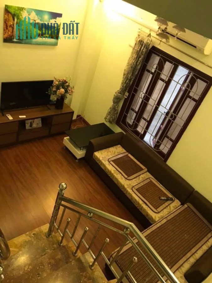 Bán nhà 1 tỷ 75 Trung Tâm ĐỐNG ĐA sổ đỏ riêng biệt vuông vắn đẹp đẽ.