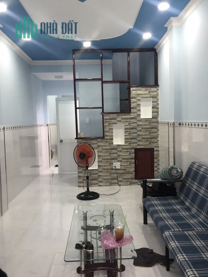 Nguyên Căn 1 lầu, 3 phòng ngủ, hxh 1 sẹc 490 Hương Lộ 2, Bình Tân