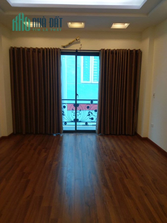 Cho thuê phòng trọ ngõ 165/42  Xuân Thủy dt 20 m2 3,3  triệu/tháng đến 3,9 triệu/tháng