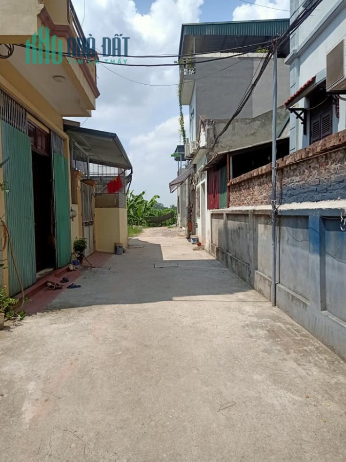 Đất Long Biên luôn HOT. 57m2 chỉ 1,6 tỷ. ô tô tải tránh, vào nhà. Bán gấp!
