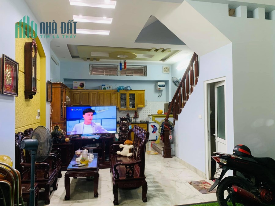 Bán nhà phố Hoàng Như Tiếp,kinh doanh,mở văn phòng đỉnh,ô tô đỗ,77m,mt 4,5m,giá 6,3 tỷ.
