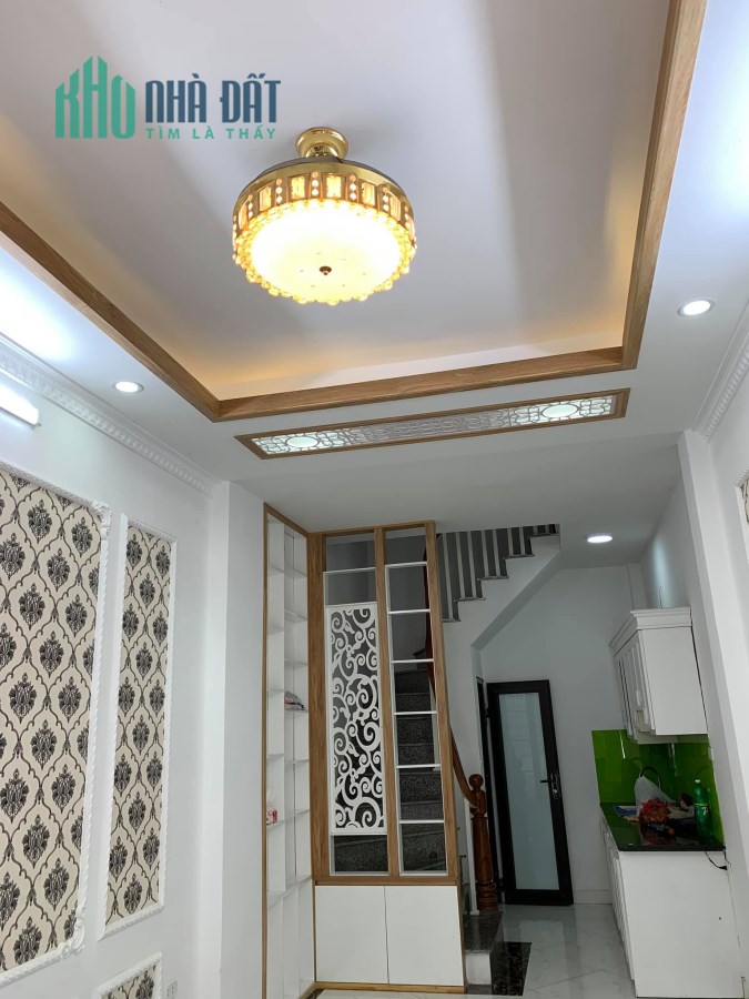 Bán nhà mới đẹp Hoàng Hoa Thám. 34mx5 tầng. Hơn 3 tỷ.