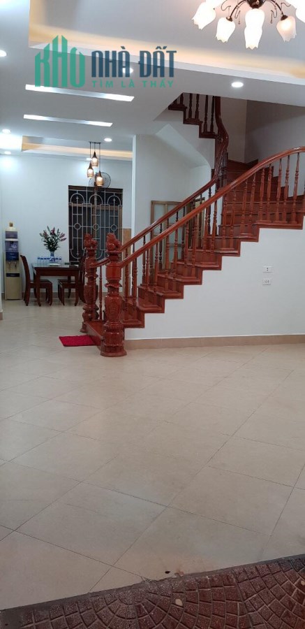 SIÊU PHẨM Phố Giáp Bát-50m ô tô tránh, nội thất VIP-45m,4t,nhỉnh 4 tỷ