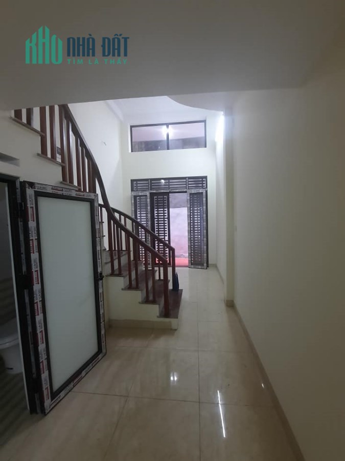 Bán nhà riêng Địng Công, ngõ nông, 40m, 5 tầng, 3.25 tỷ.