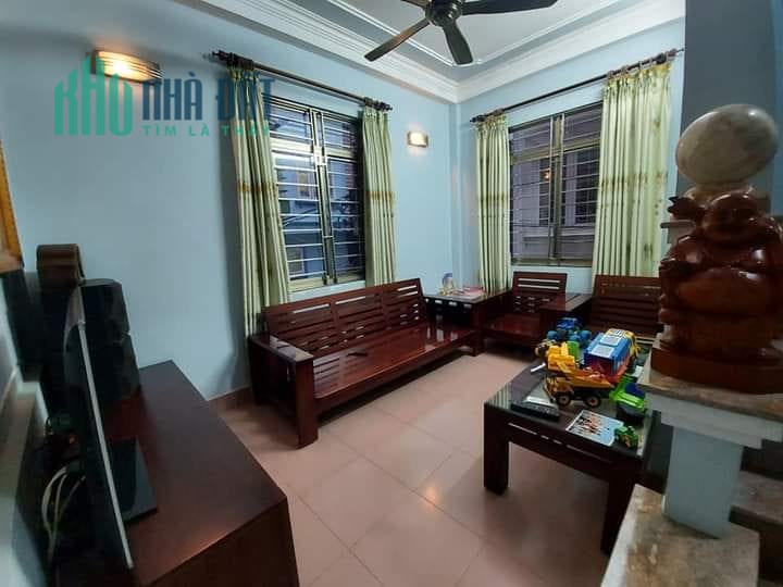 4 tầng, 3 thoáng, dân trí cao, nhà đẹp Kim Giang-morning đỗ cửa chỉ 3.4 tỷ.