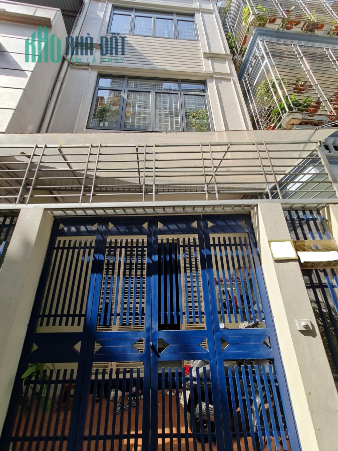 Bán nhà phố Ngọc Lâm,nhà mới xây,70m,4 tầng,giá 5 tỷ.Lh:0989126619.