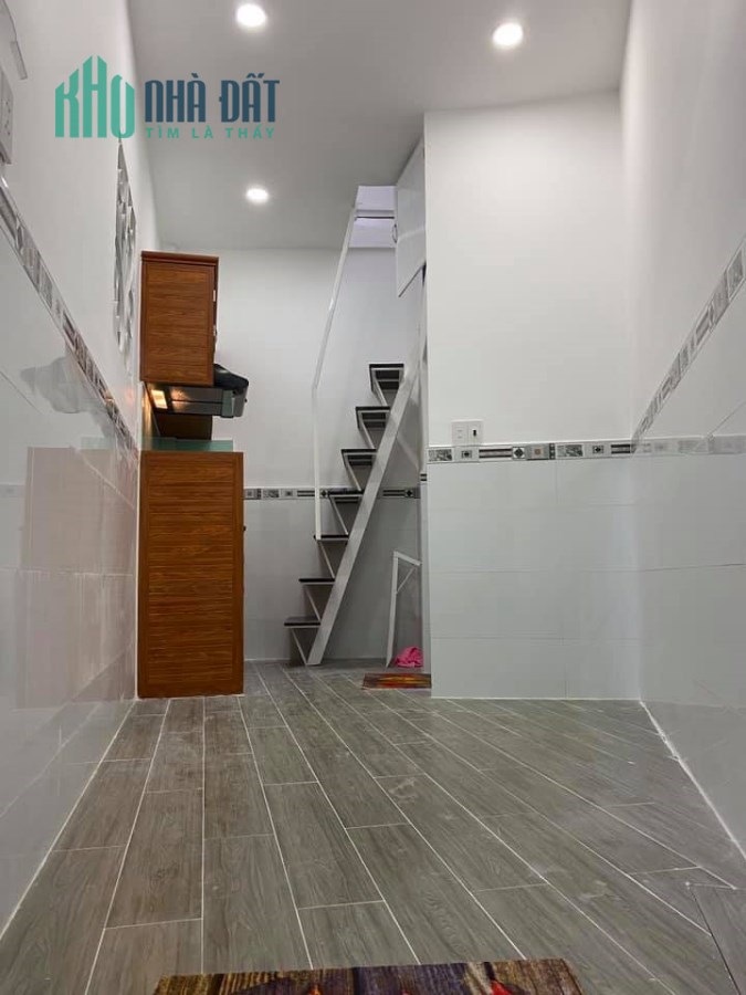 Bán nhà 3 tháng 2, hẻm xe hơi, 12m2, nhà mới đẹp, kinh doanh được, 1,95 tỷ.