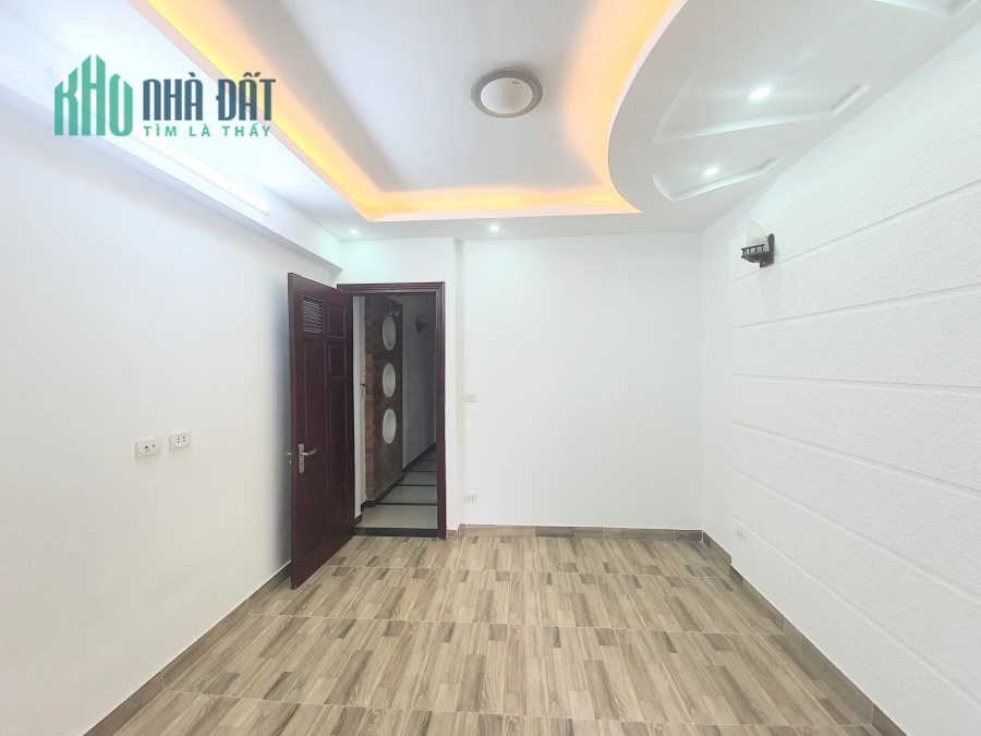 BÁN NHÀ LĨNH NAM -CÁCH MẶT PHỐ 15M -NGÕ 3M ÔTÔ SÁT NHÀ - 35M X 4 TẦNG-GIÁ: 2.35 TỶ