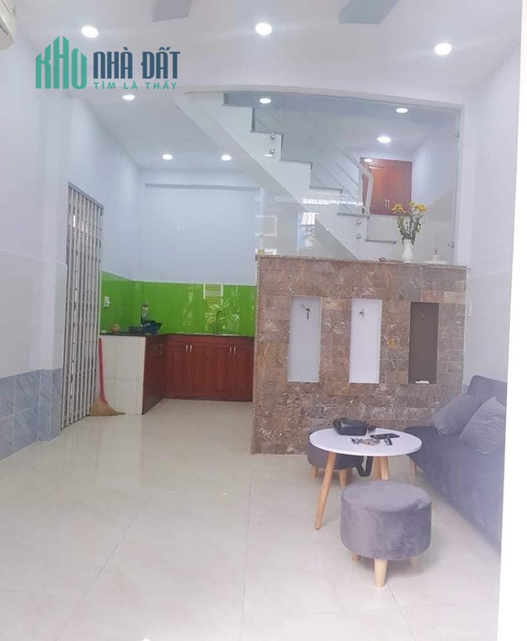 MẶT TIỀN cách 5 căn QUẬN 10, 3 tầng, hẻm thẳng 1 trục, chỉ 5 tỉ 4