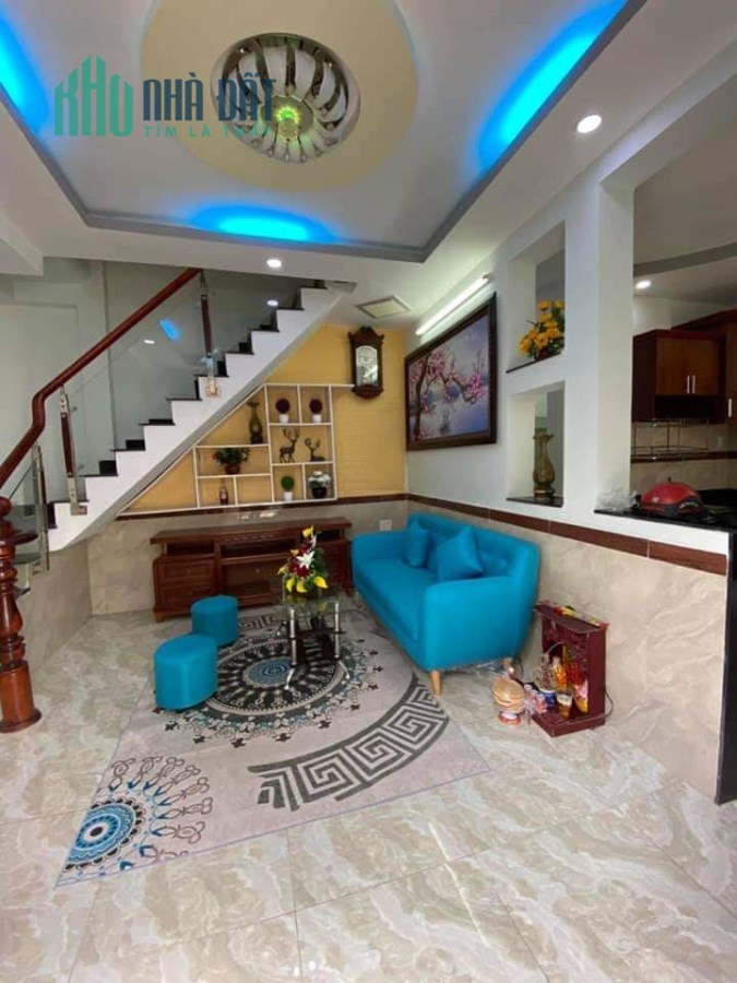 Bán Nhà Sư Vạn Hạnh Quận 10. 36m2 3 Tầng Chỉ 5 tỉ 380 triệu. LH 0909192966.