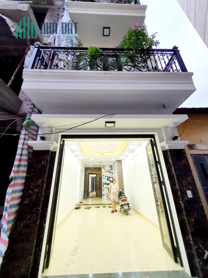 Bán tòa 6 tầng thang máy phố Hoàng Văn Thái 7.5 tỷ